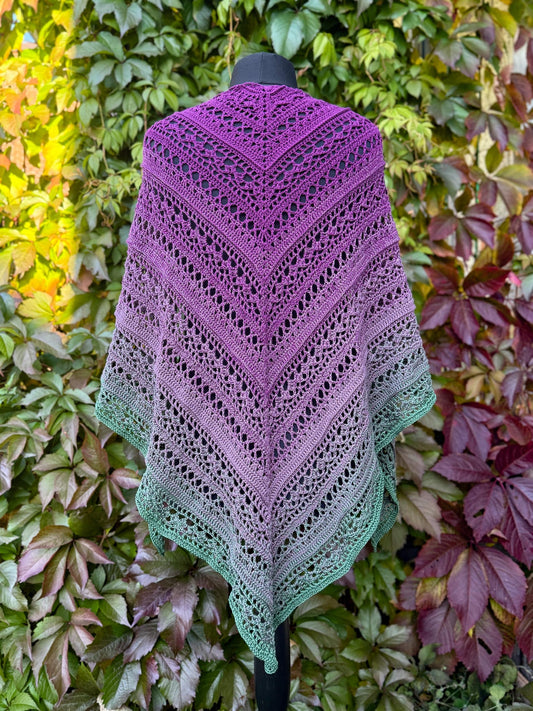 Crochet pattern for Prinsessa Uneton shawl